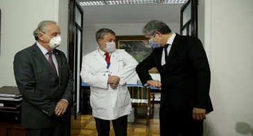 1_Dr. Grant